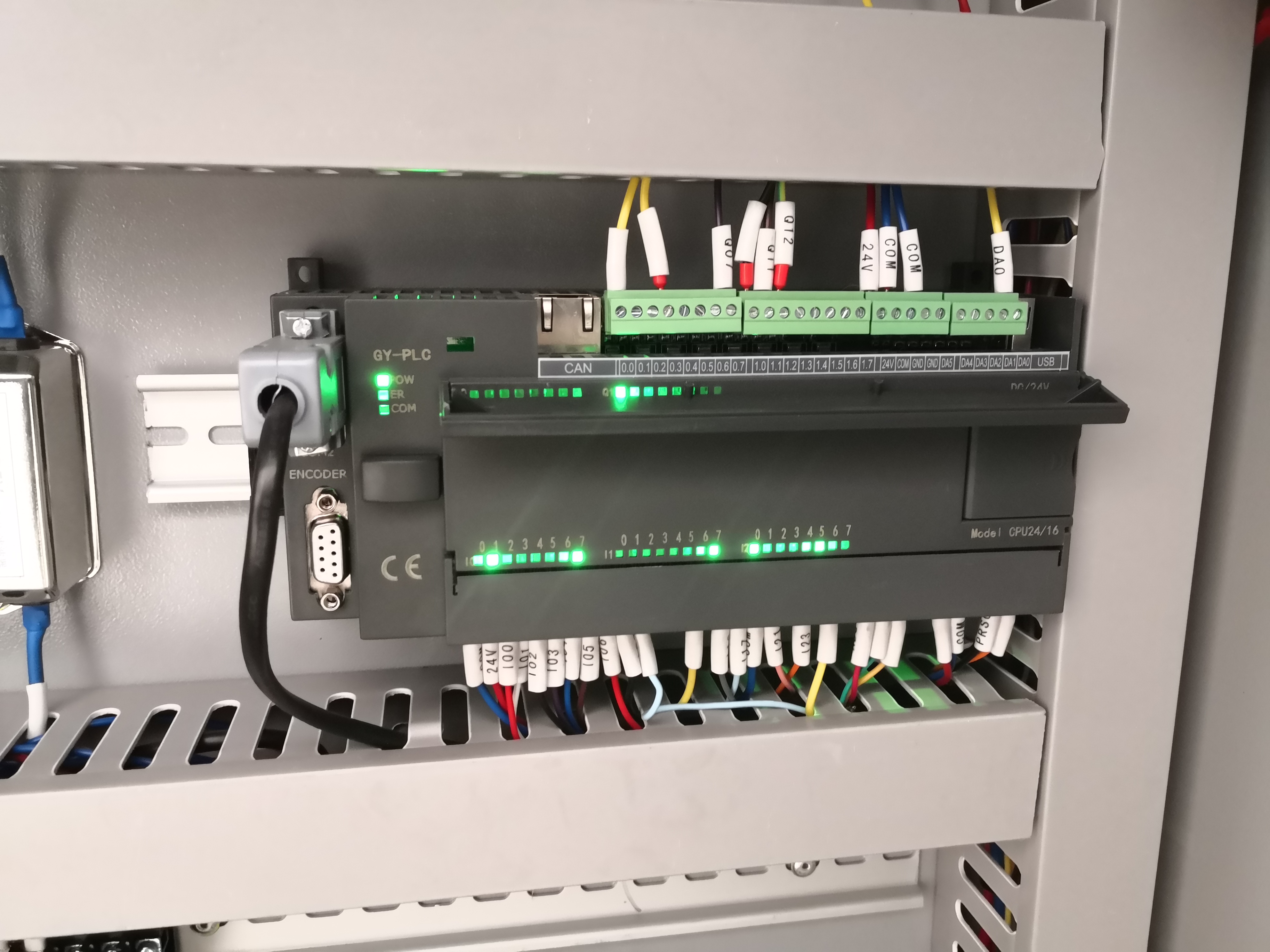 PLC Servo Touch Screen Controlled Automatic Flow Chocolate Bar Paper Wrapper Horizontal Packing Machine