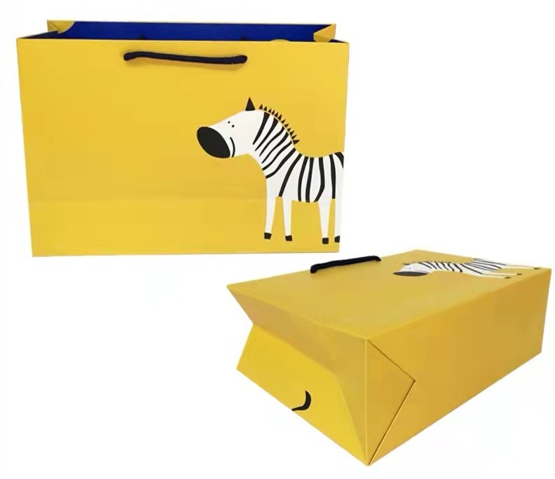 FSC ISO9001 Yellow Clothing Paper Bags Zebra Print Duplex Board Paper Bag