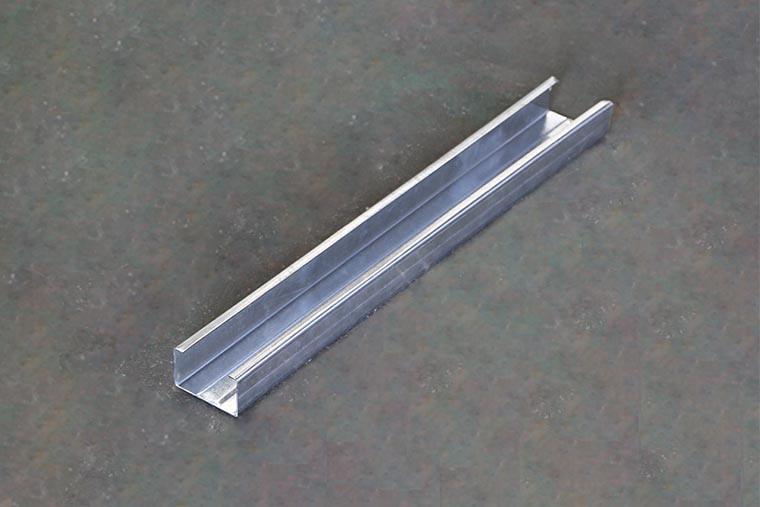 GCr15 Roller Thickness 1.5mm Purlin Roll Forming Machine