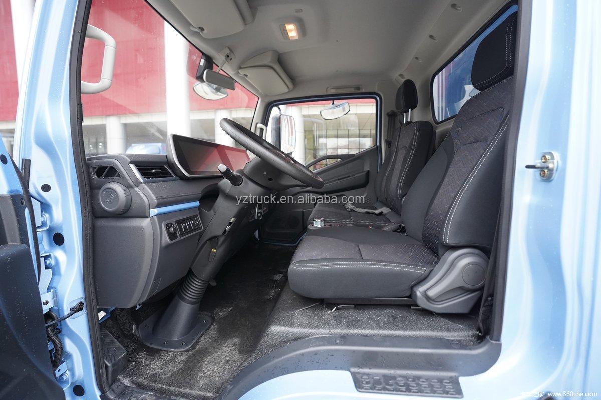 Advanced Dongfeng 4x2 18.5cbm Single Cabin Van Cargo Truck with ESC System