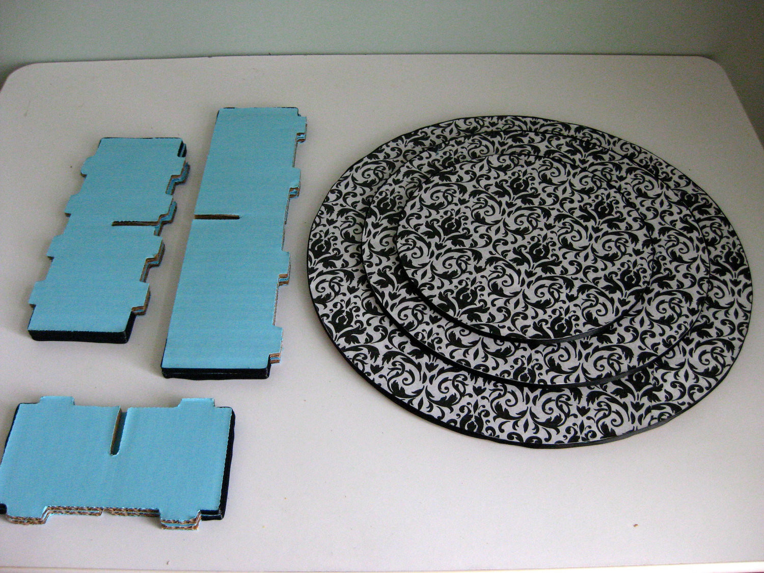 3 Tier Cardboard Cake Stand Zebra Pattern Customized Size Round Shape