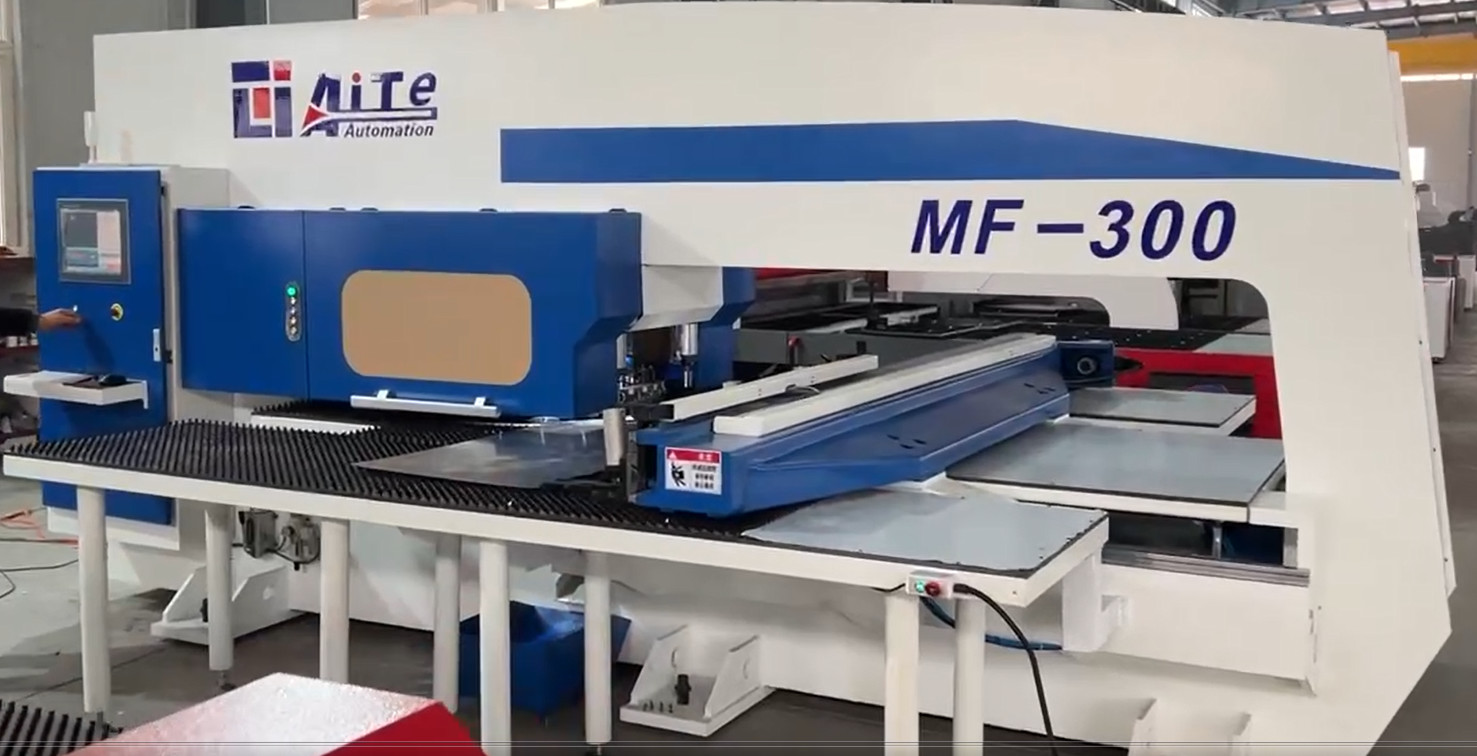 Sheet Metal CNC Turret Punching Machine 3000mm*1500mm Turret Punch Press Machine