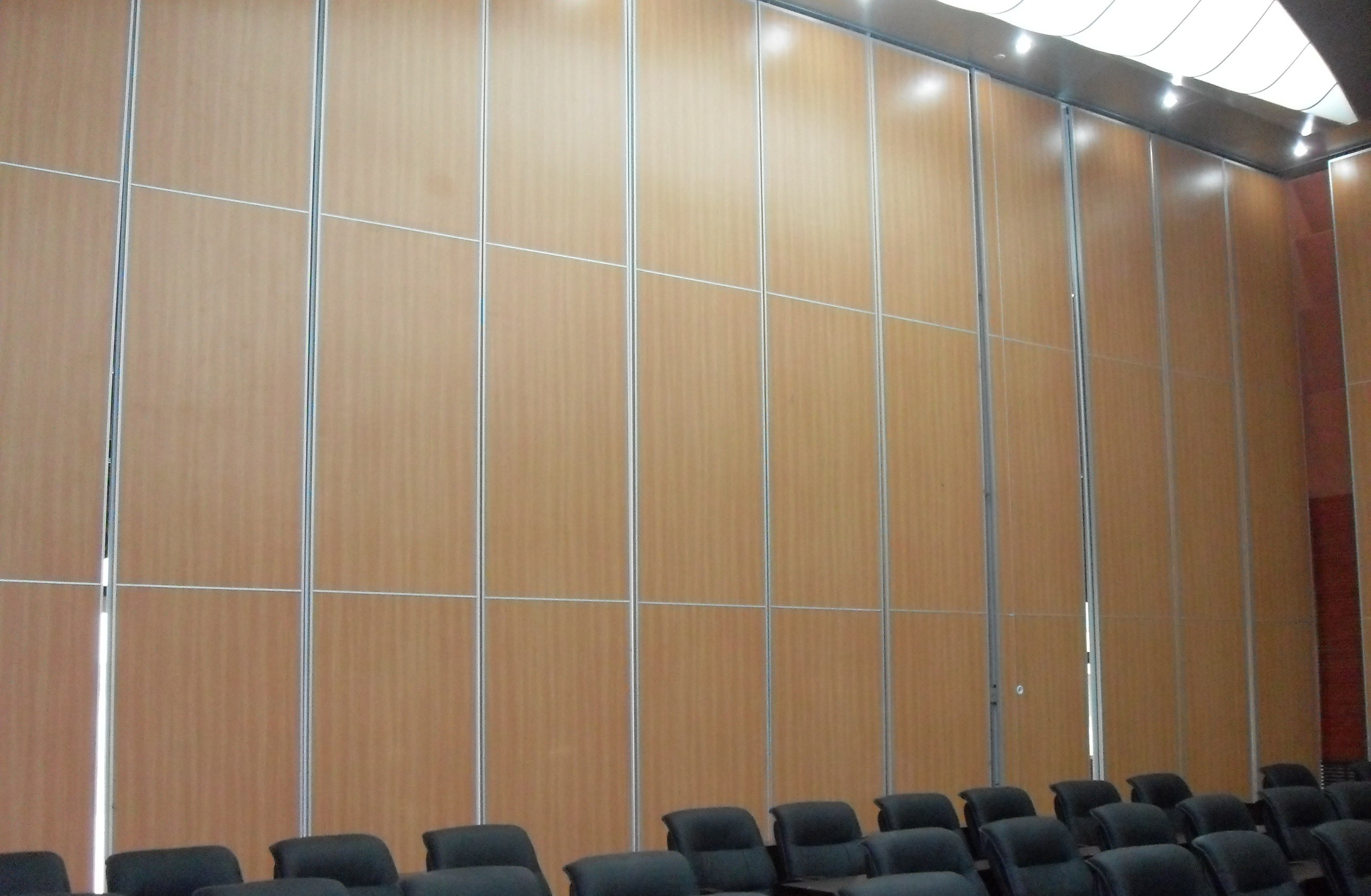 Commercial Hotel Restaurant Movable Partition Wall / Folding Room Dividers