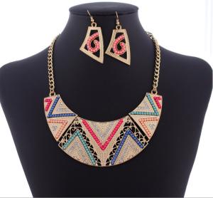 Wholesale Alloy beads hollow flower-shaped diamond necklace clavicle chain / suit from china suppliers