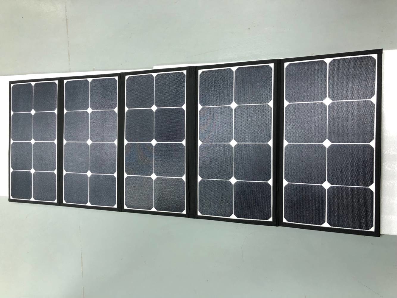 Electric Safety Portable Folding Solar Panels 120 Watt With ETFE Front Sheet