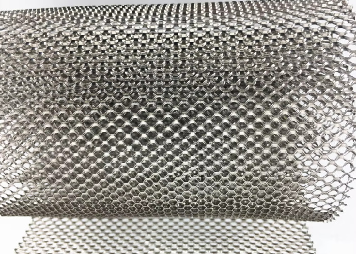 Expanded Metal Wire Mesh High Strength Ventilated Design Custom Sizes Available