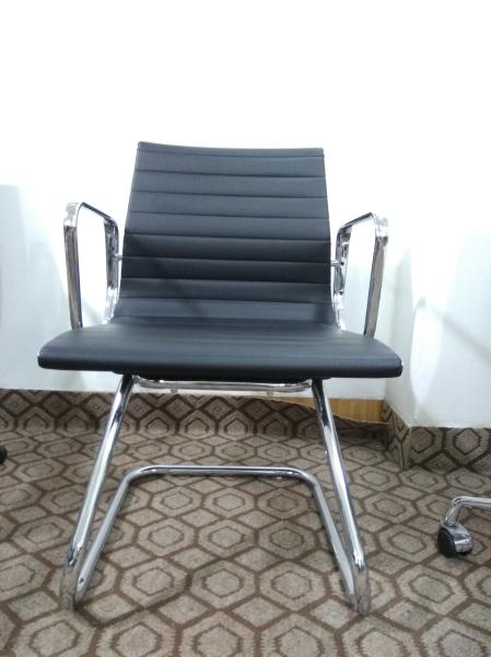 Bow Frame Executive Leather Office Chair With Chrome Plated Aluminum Alloy