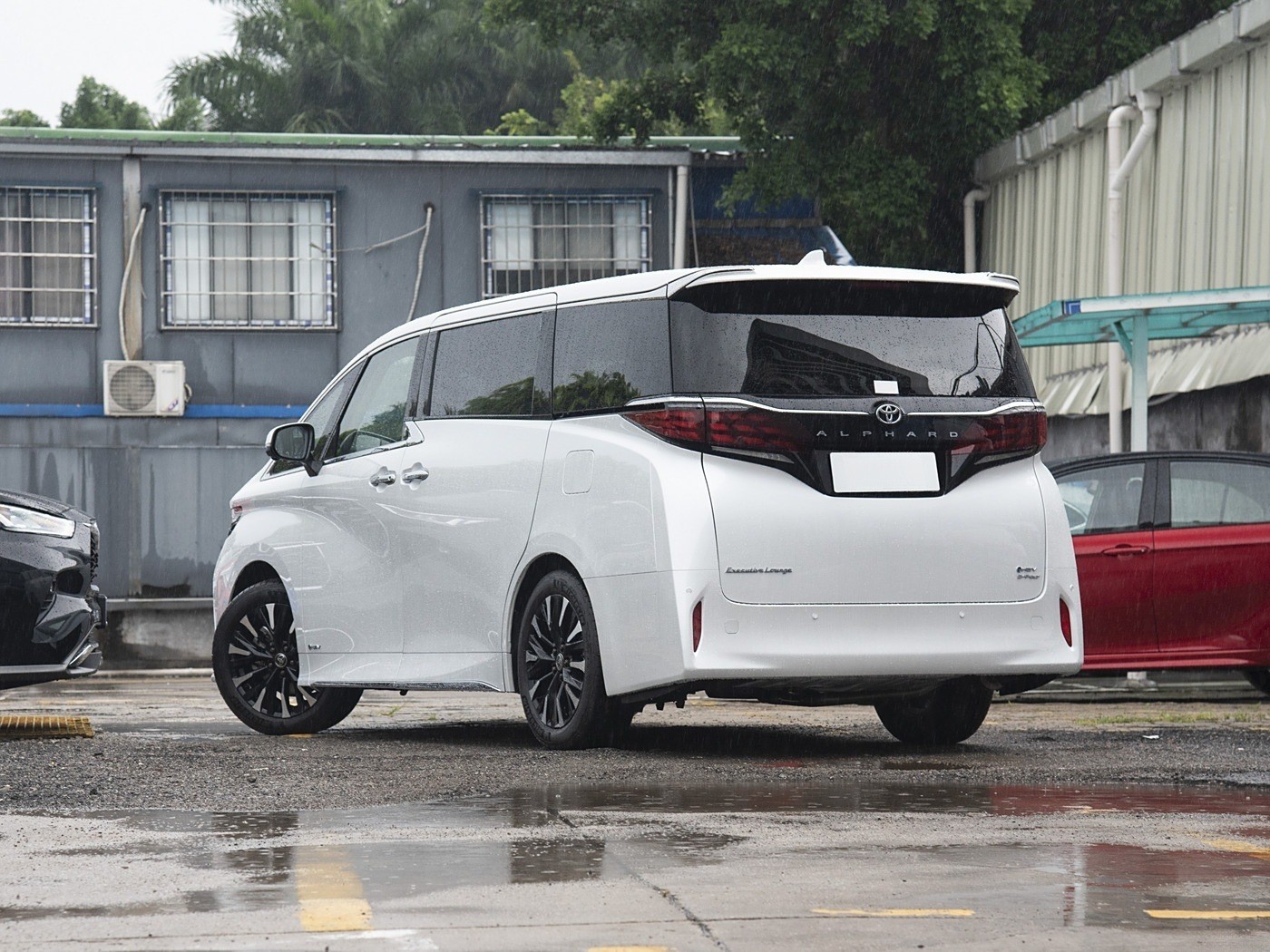 Toyota Alphard AX L Edition Second Hand Car / Fairly Used Suv 4WD 2400cc
