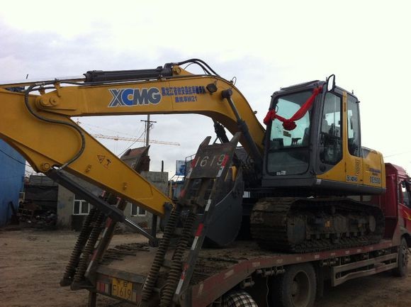 Crawler Mounted Excavator , Mini Digger Excavator With 0.3m3 Excavator Bucket