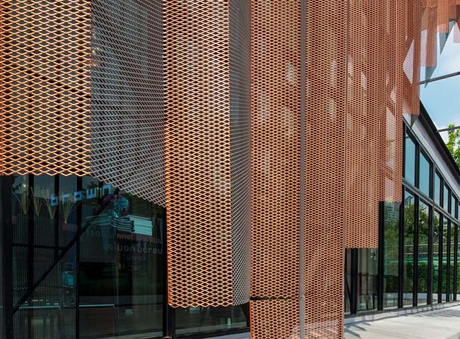 Expanded Metal Sunshade Shields The Building From Strong Sunlight adumbral breeziest