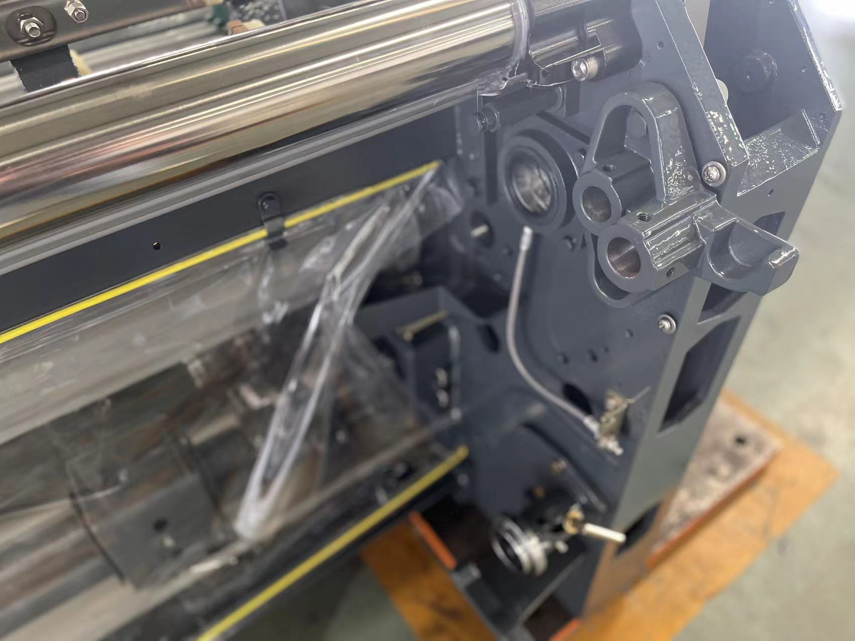 Single Pump Water Jet Weaving Machine Loom Yarn Twisting 1000RPM