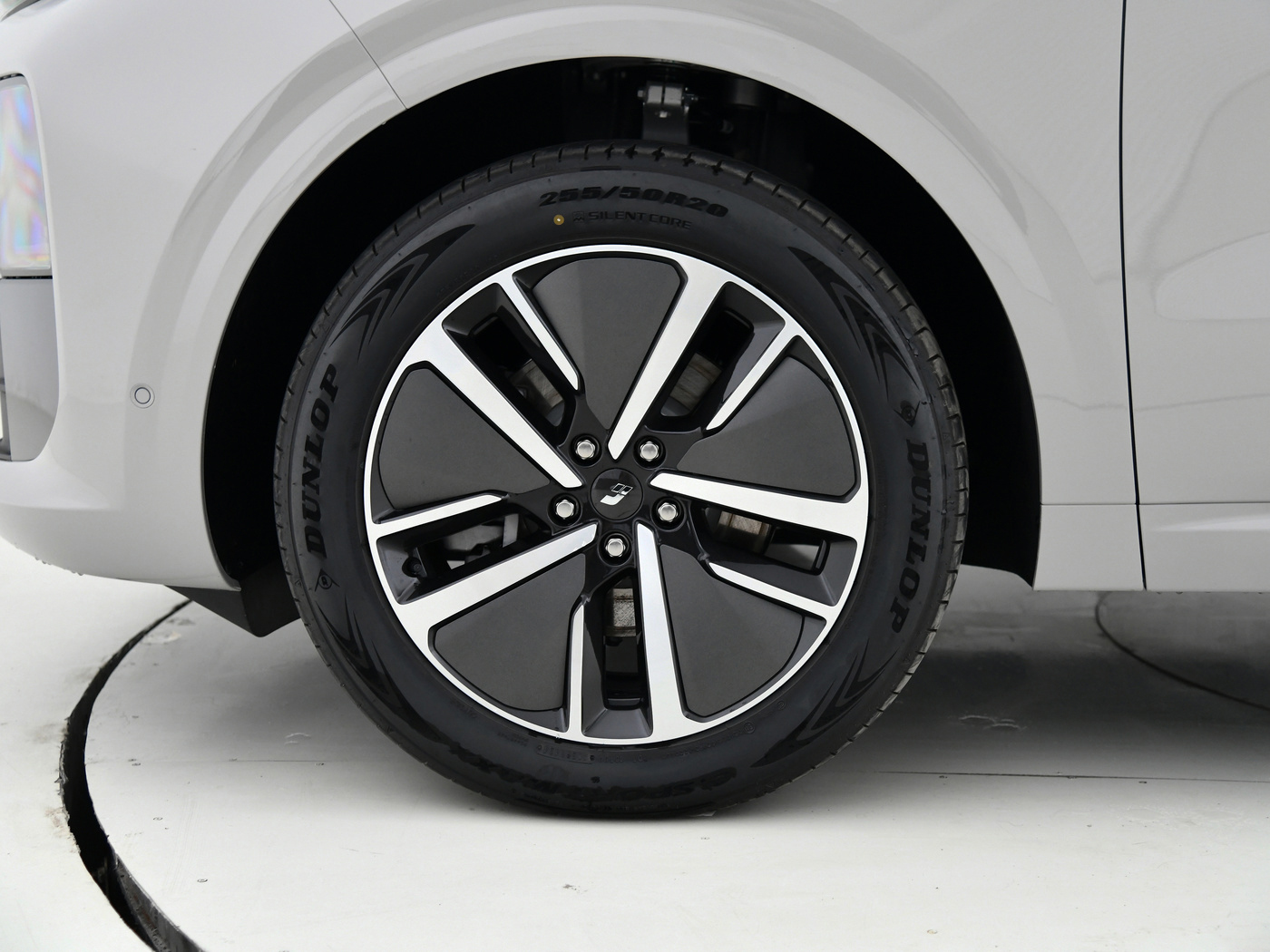182KM Long Range EV Cars Hybrid Auto Li Auto L6 Lixiang L6 5 Doors 5 Seats SUV with Lithium Iron Phosphate Battery