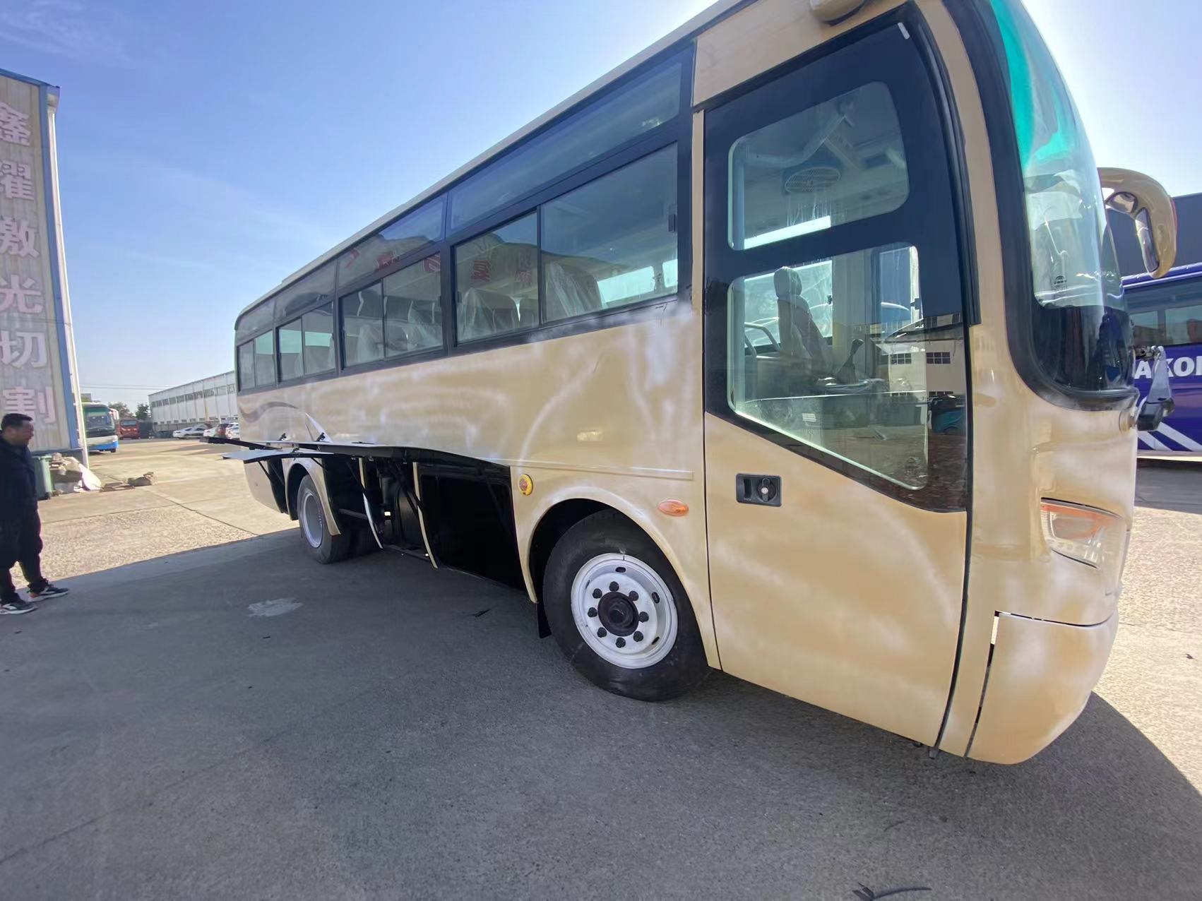 Euro 3 Optional 30 Seats 32 Seats 35 Seats Used Coach Buses for Customer's Requirement