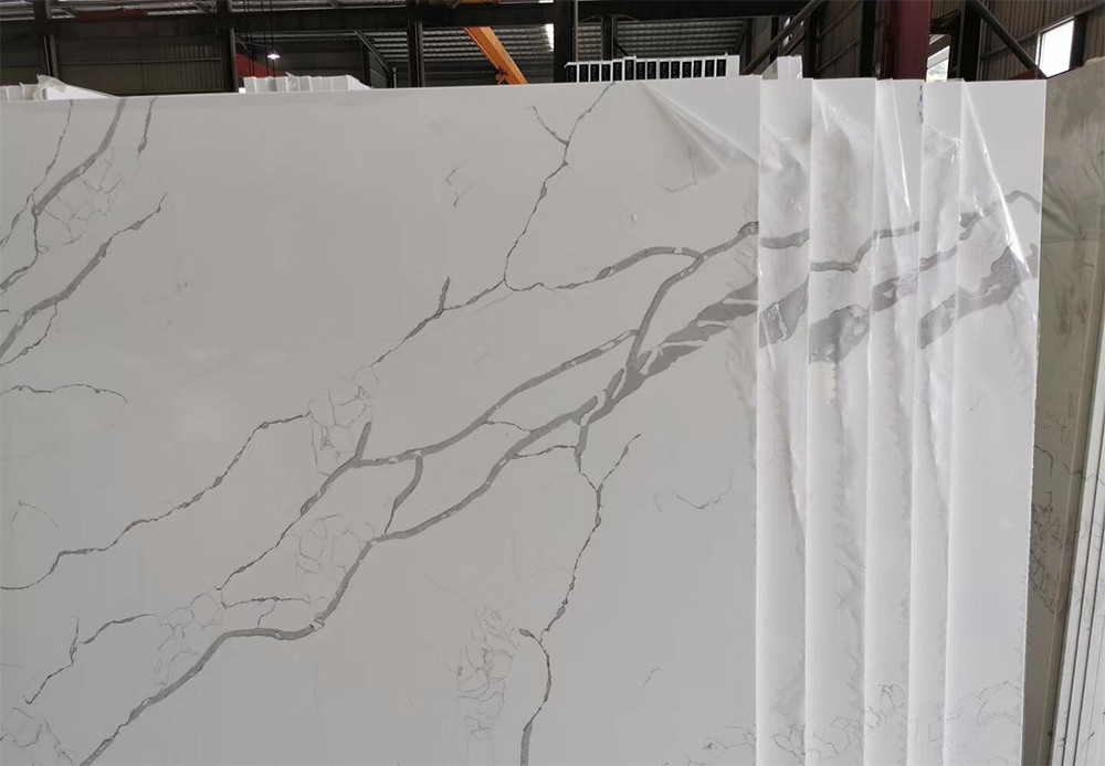132.8Mpa Calacatta Gold Quartz White Marble For Fireplace