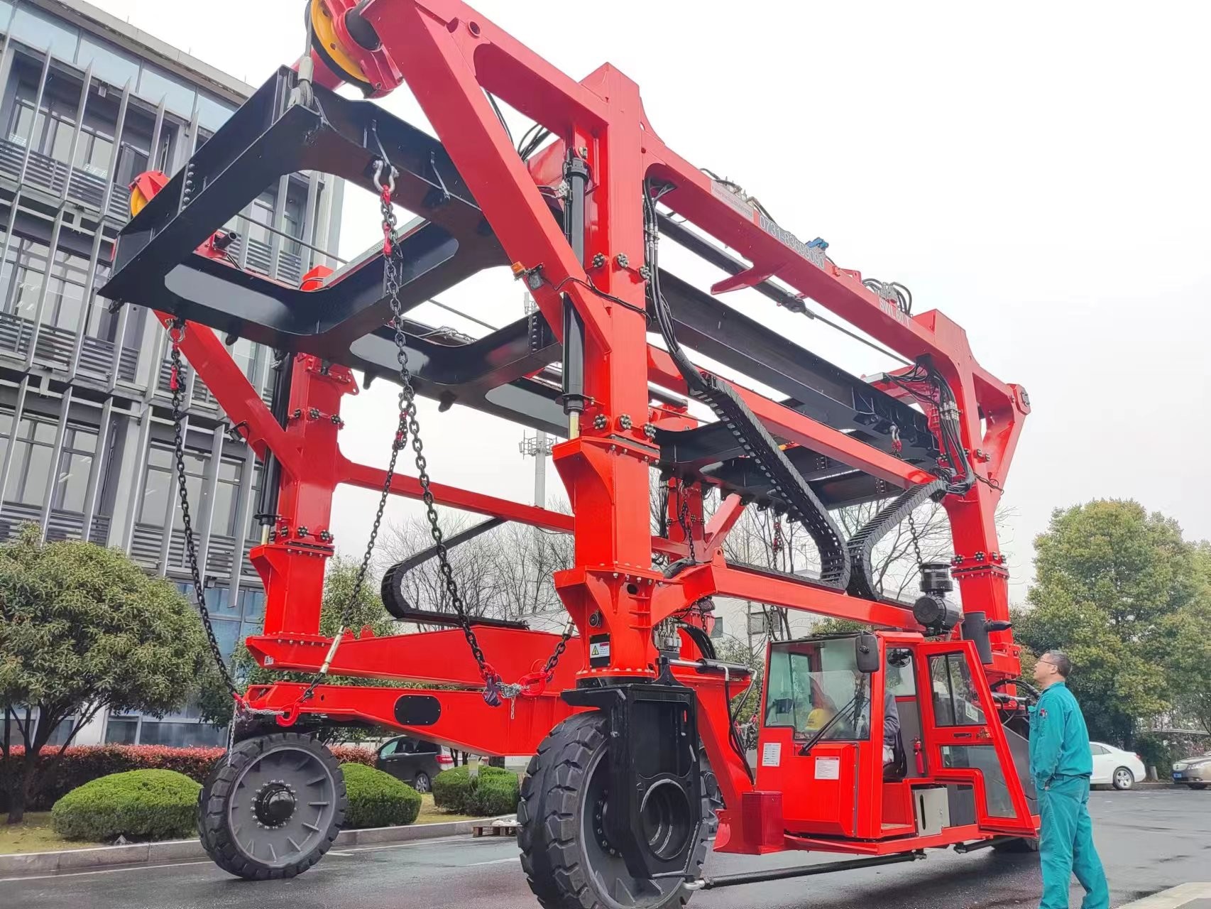 Heavy Duty Marine Straddle Carrier Manufacturer Customized Container Lifter Truck