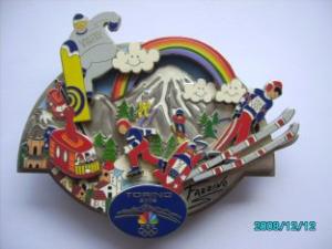 Wholesale New Enamel / Epola 2.5mm thickness colorful lapel pin badge from china suppliers