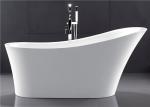 Space Saving Acrylic Pedestal Tub Freestanding Oval Tub In Small Space