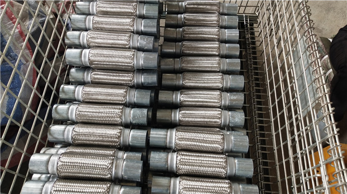 Diameter 45mm Flexible Exhaust Tubing Vibration Absorb Truck Connector