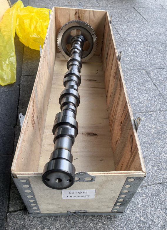 Engine Parts For Komatsu Excavators 3412 3929886 Cummins 6BT5.9 Engine 6D102 Camshaft 6735-41-1111 3929028