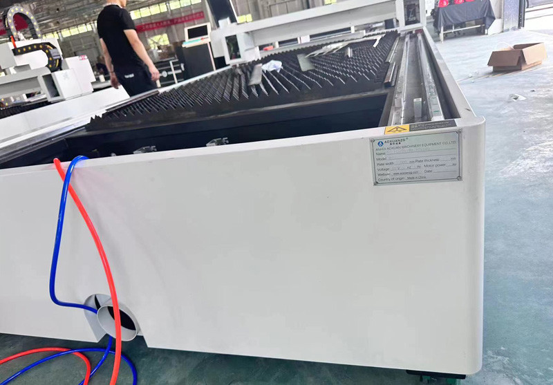 1000w 2000w Cnc Fiber Laser Cutting Machine AX3015 For Carbon Steel Stainless Steel Aluminium