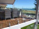 Round Steel Frameless Glass Balcony Railing Outdoor With Solid Wood Handrail