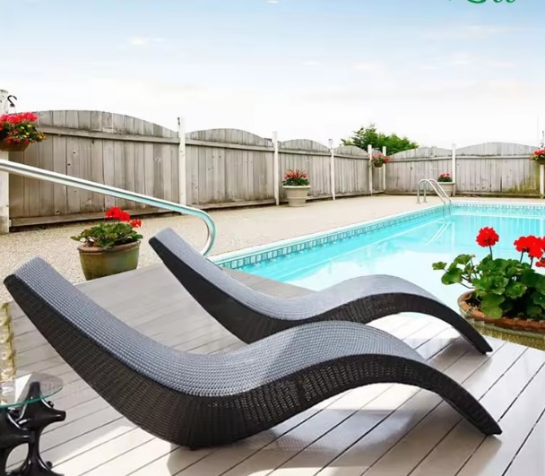 Rattan Wicker Folding Beach Single Lounge Chair for Hotel Swimming Pool Balcony Villa