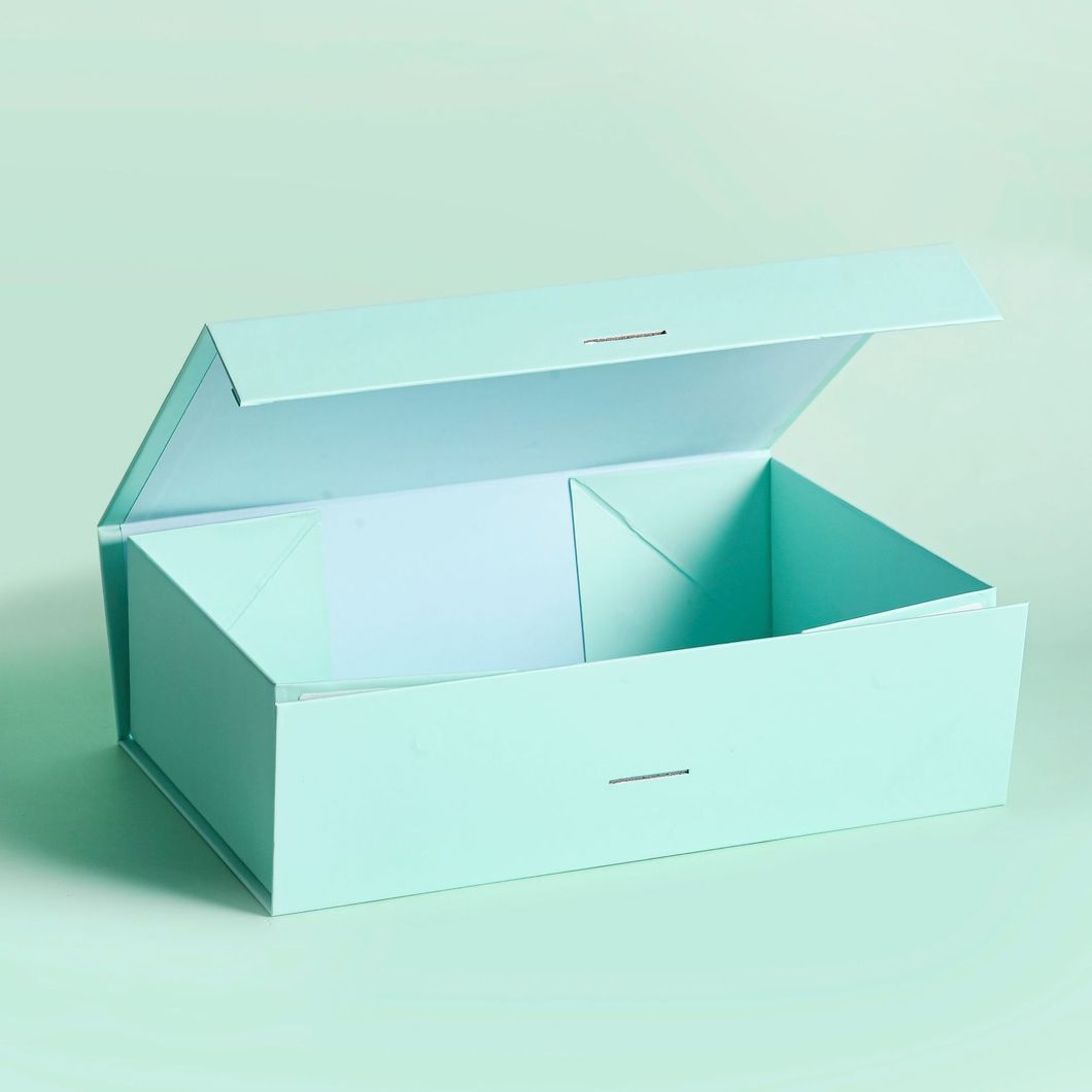 Custom Rigid Cardboard Magnetic Closure Foldable Packing Fold Paper Packaging Gift Box for Clothing/Apparel/Cosmetic/Arts and Crafts/Shoes/Candle/Rose/Gift