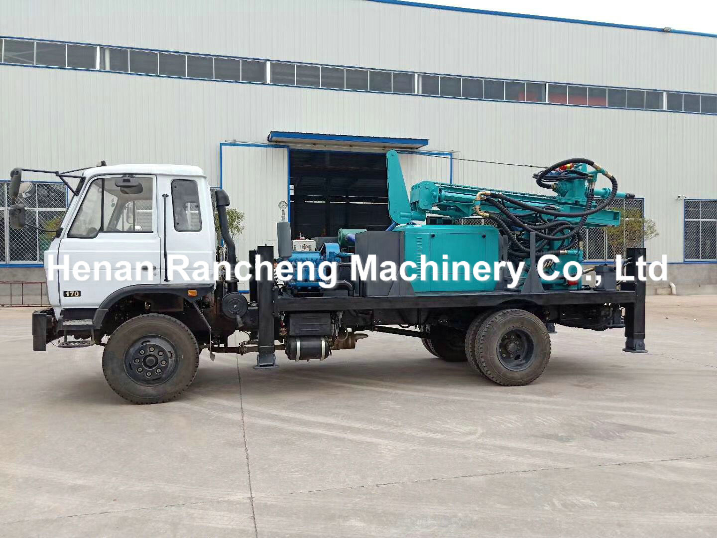 300m Depth Truck Mounted Water Well Drilling Rig 80km/h 266HP Load Vehicle Engine