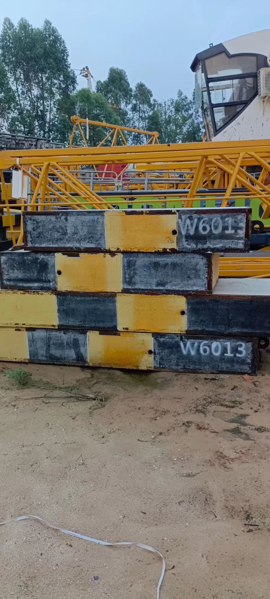 Flat Head Tower 6013-6 in Good Condition for Sale