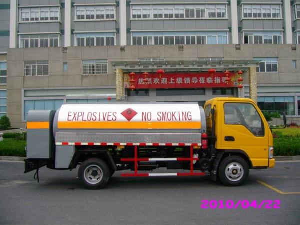 1,056 US Gallon 4x2 Euro III Fiscal Refuel Tank Truck , Light Diesel Delivery