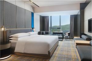 Wholesale Contemporary Resort Hotel Bedroom Furniture Sets from china suppliers
