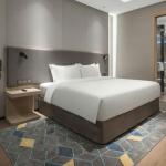 Modern Style Customized Hotel Bedroom Furniture Set King Size 3 Star Source for