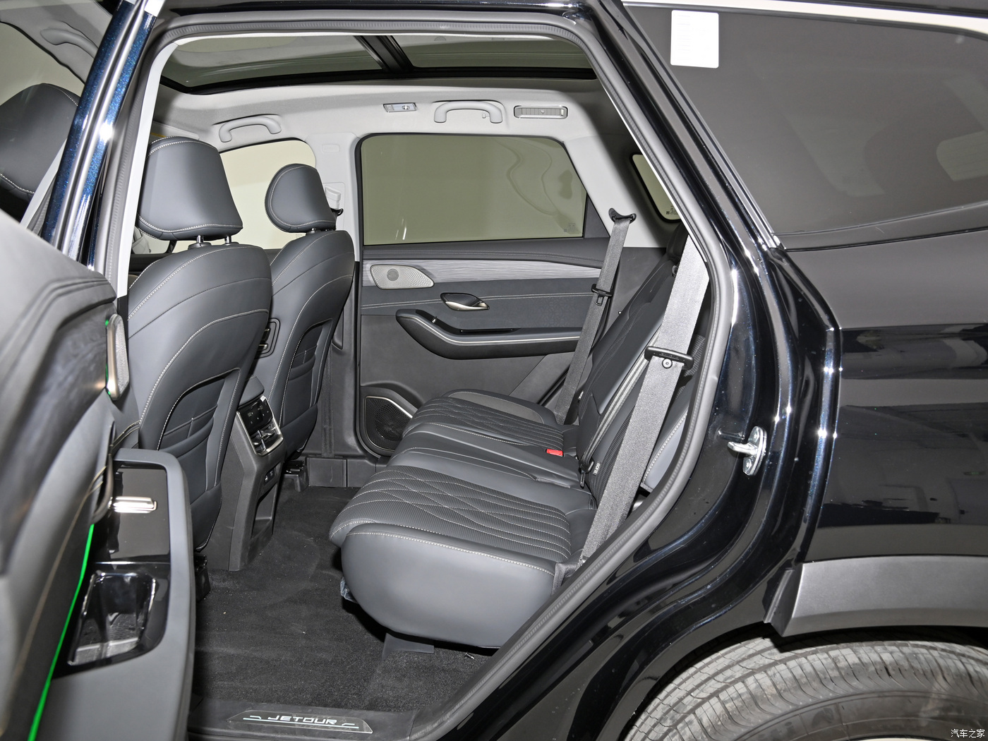 2024 Jetour L9 Hybrid EV SUV PHEV Electric Car with 2850mm Wheelbase and Ternary Lithium Battery from Shanghai Suppliers