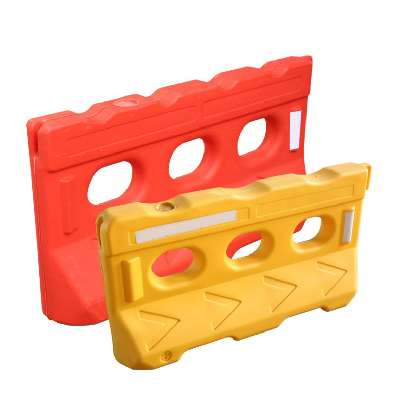 Roadway Safety Water Barrier Made Of PE Plastic For Traffic Management On Highways