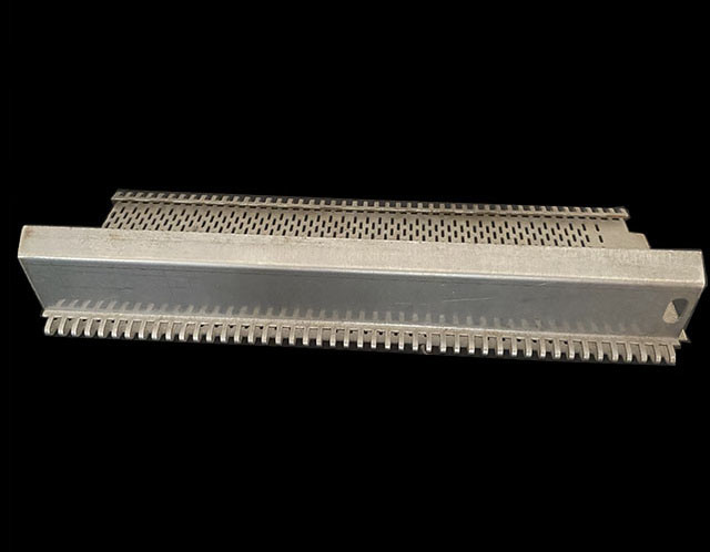 Industrial Tunnel Furnace Metal Stainless Steel 304 Baffle Plate Link Chain Perforated Plate Conveyor Mesh Belt ss316