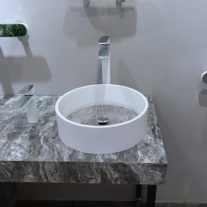 Wholesale White Marble Edge Clear Glass Bottom Glass Sink Bowl Countertop Sink from china suppliers