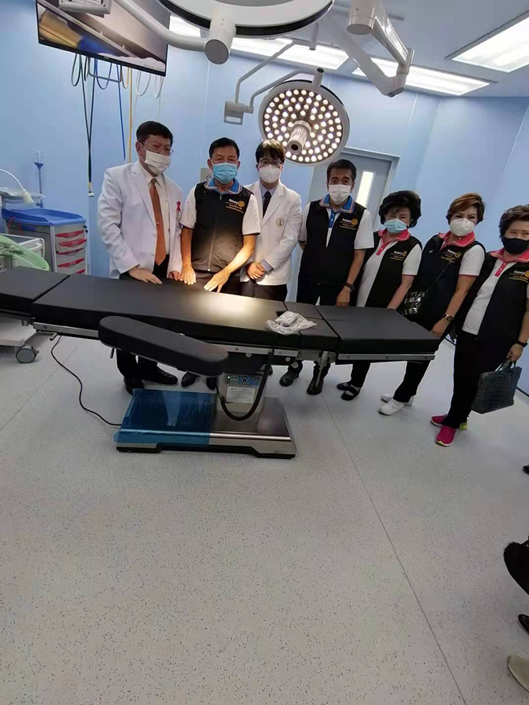 Medical operating room equipment Electric hydraulic Operating Table