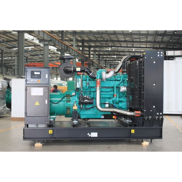 500kw 900A 3 Phase Cummins Diesel Generator Set KTA19-G8A