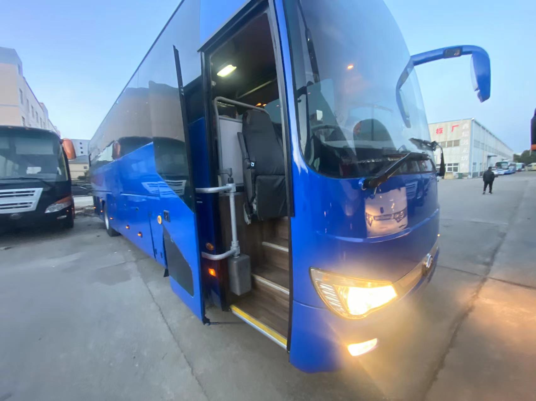 45 Seater Used Bus Sale 40 Seater Coach Buses Left Hand Drive and Leaf Spring Suspension