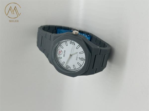 3ATM Waterproof Stainless Steel Strap Watch with Digital Display Perfect for