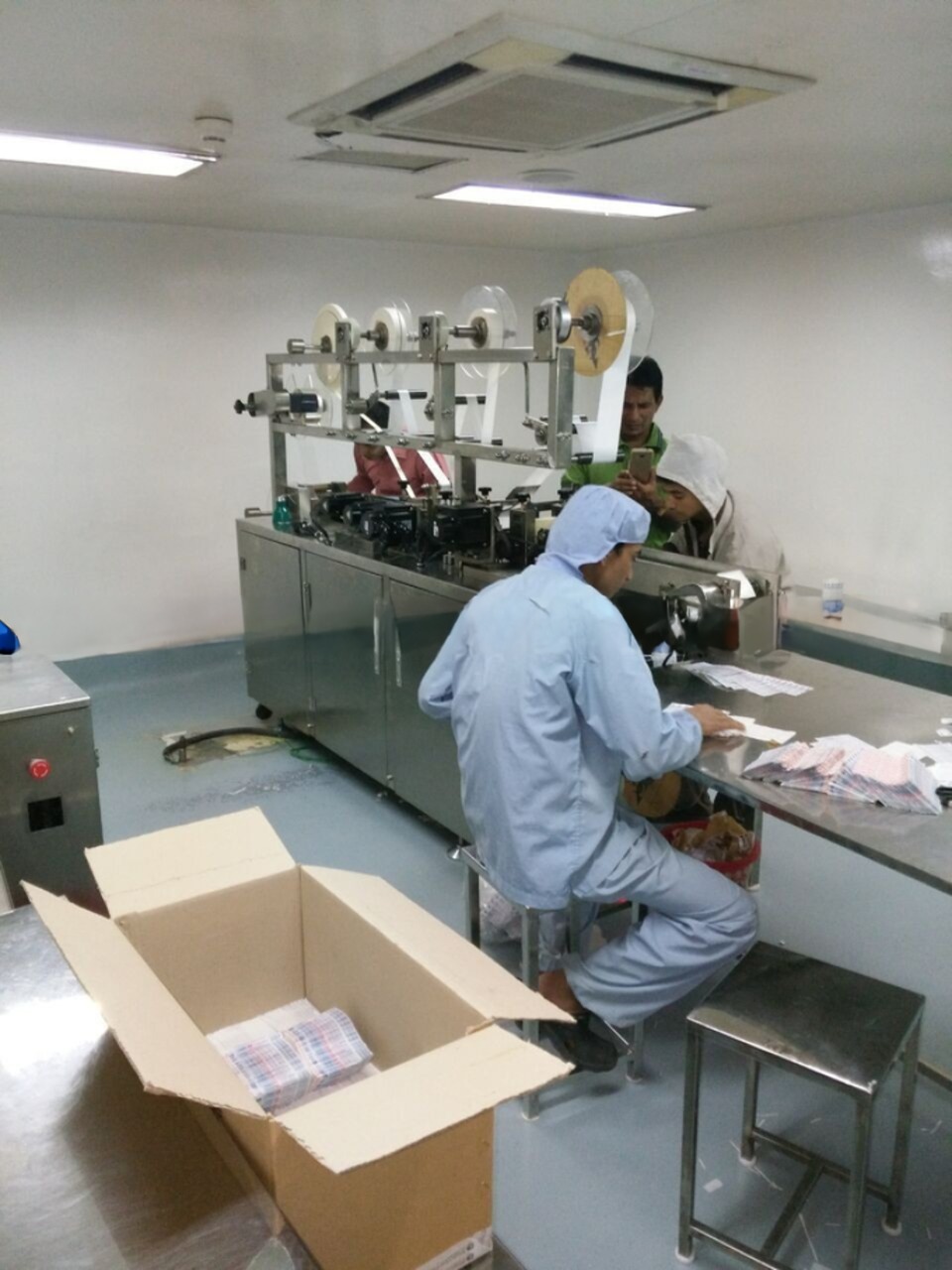 KC-360N-B First Aid Bandage Medicated Machine with 1.5KW Power and Case Packaging