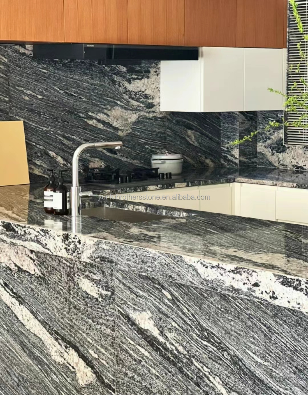 Chinese Granite Cut-To-Size Exquisite Natural Stone for Hotel Stairs Floors and Walls
