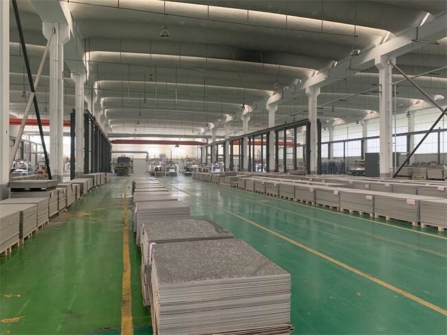 Hybrid Flooring Spc Embossed Flooring 5.5mm Anti Moisture Waterproof