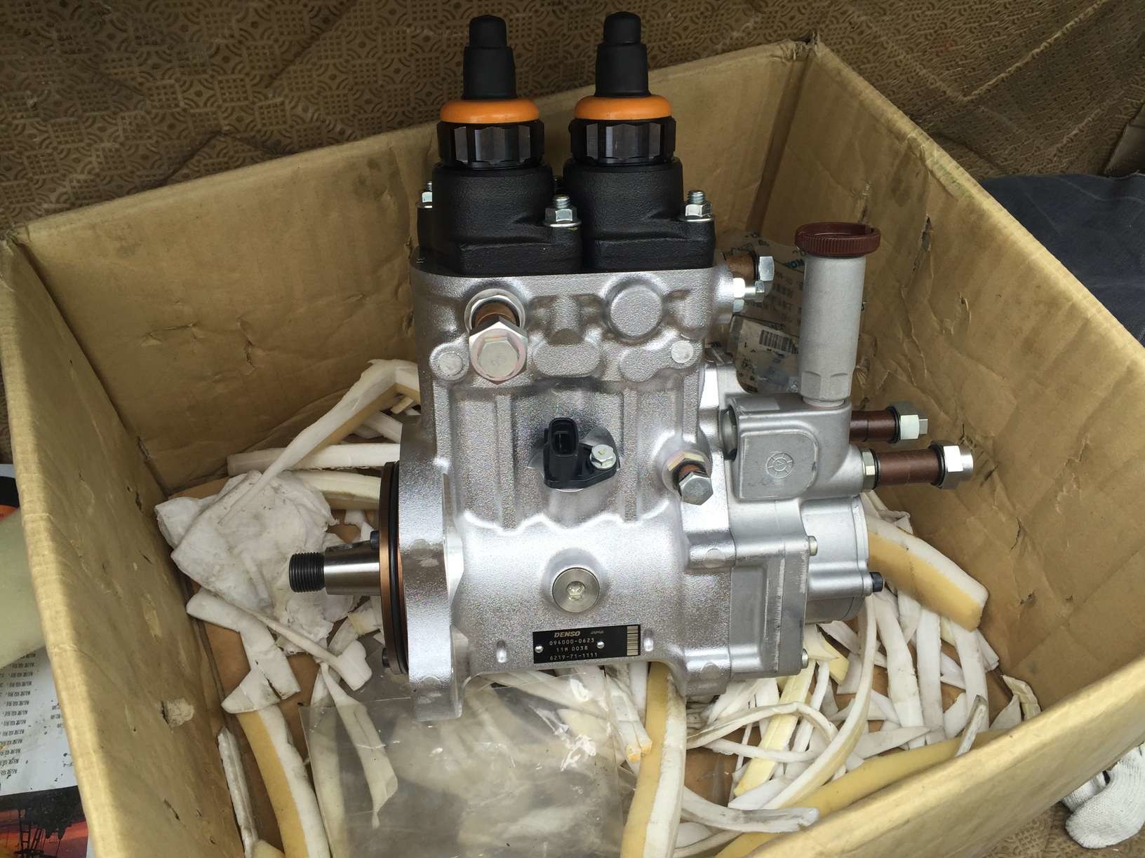 part No. :6219-71-1101/6219-71-1111 Pump, Supply use for komatsu pc2000-8 ,D475-5 ,HD785-7