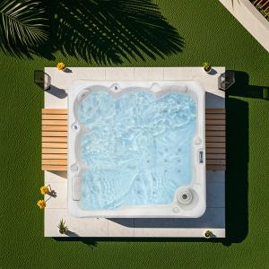 Wholesale Acrylic 5 Person Outdoor Swim Spa Pool Garden Relax Massage Whirlpool Hot Tubs from china suppliers