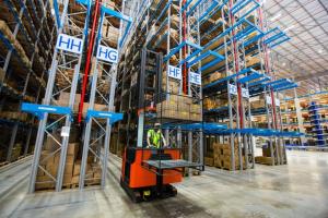 Wholesale Industrial VNA Pallet Racking Very Narrow Aisle Racking from china suppliers