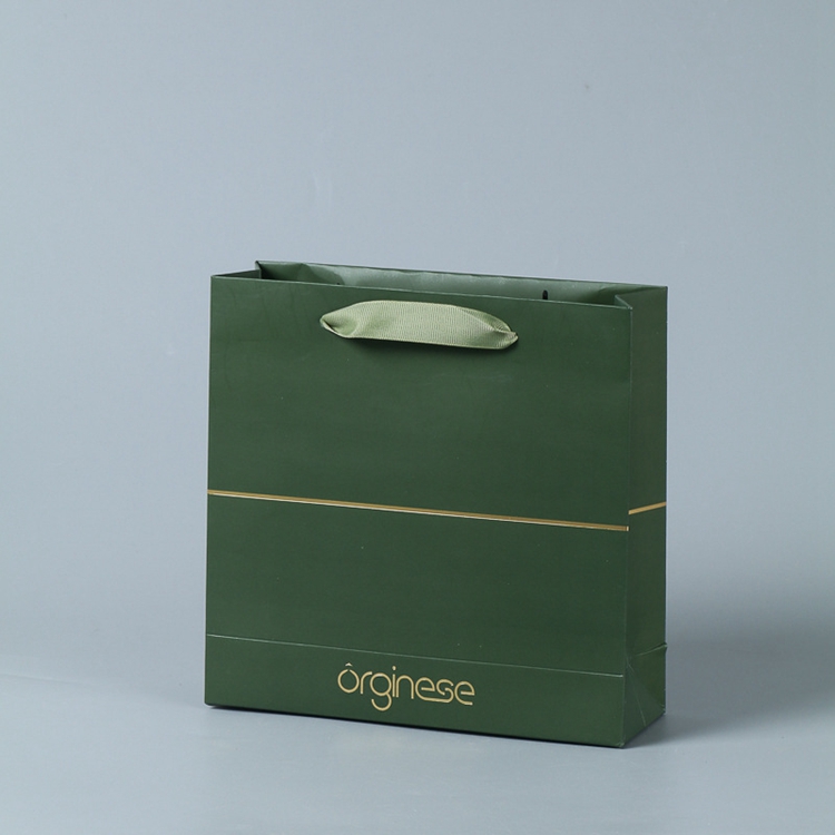 Customized Logo Accepted Ivory Board Paper Bags for Boutique Requirement