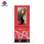 1080P / 4K LCD Outdoor Totem In IP55 Rated And Weather Resistant Red White
