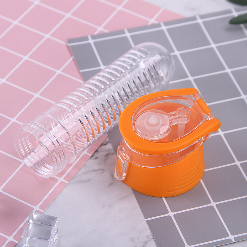 800ml 700ml Flip Lid Top Plastic Fruit Infuser Water Bottle Tritan Plastic Fruit Juice Bottle With Infuser Cartridge Extremely Impact Resistant