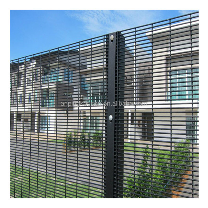 Square Hole Shape Defensive Barrier with Easily Assembled Feature and Sand Wall Barrier